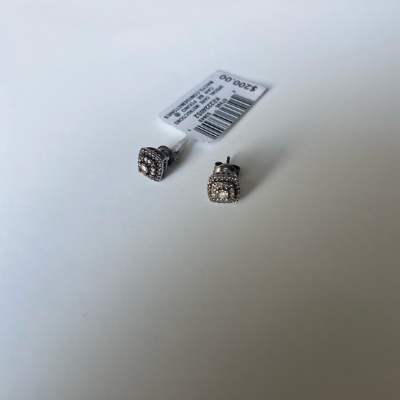 RH Macy & Co Sterling Silver Diamond Cush Stud Earrings - Picture 2 of 4